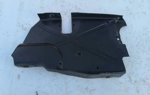 Opel Vivaro Engine splash shield/under tray 8200505043 93857407