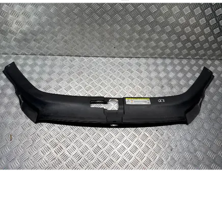 Radiator trim