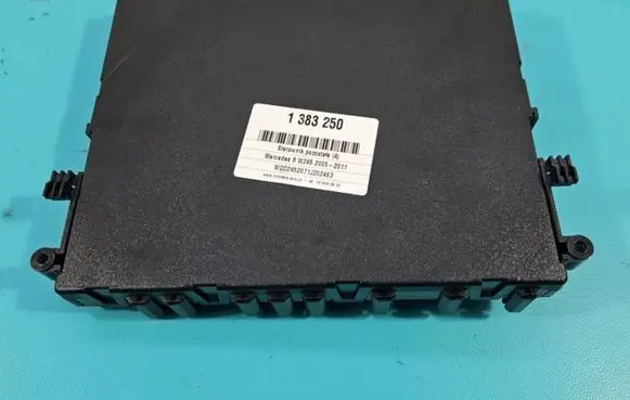 Mercedes-Benz B W245 Central body control module A1695454332 IMPRK1383250