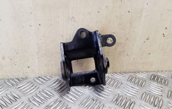 Hyundai i40 Engine mounting bracket