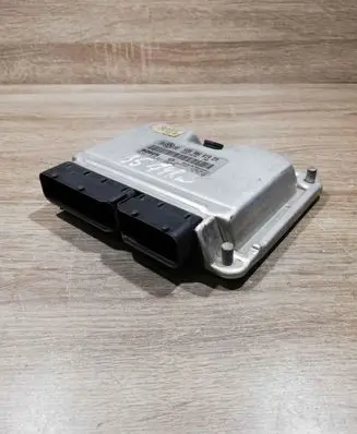 Volkswagen PASSAT B5.5 Engine control unit/module ECU 038906019EM 0281010668