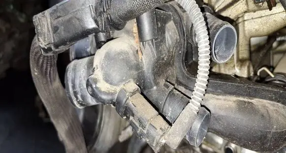 Peugeot 207 Engine coolant pipe/hose 