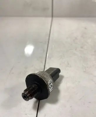 Fuel pressure sensor