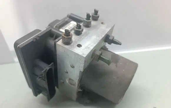 Nissan Note (E11) ABS Pump 476609U000 0265235045 0265950495