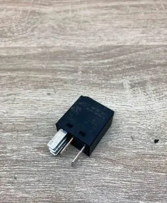 Volkswagen PASSAT B6 Other relay 7M0951253C 10K705EA