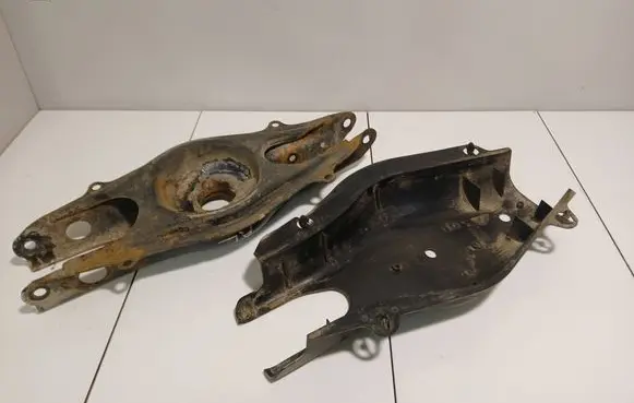Mercedes-Benz C W204 Rear upper control arm/wishbone A2043521688