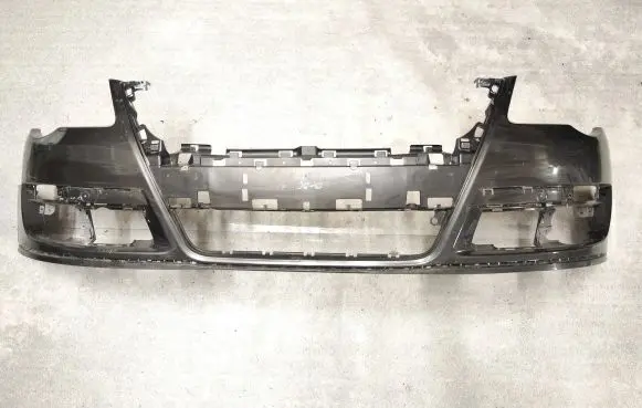 Volkswagen PASSAT B6 Front bumper 3C0807221A