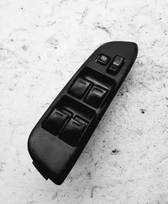 Toyota RAV 4 (XA20) Electric window control switch 8482042130