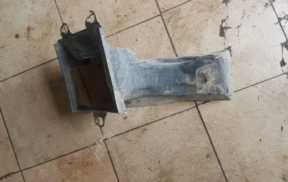 Audi A6 S6 C6 4F Intercooler air channel guide 