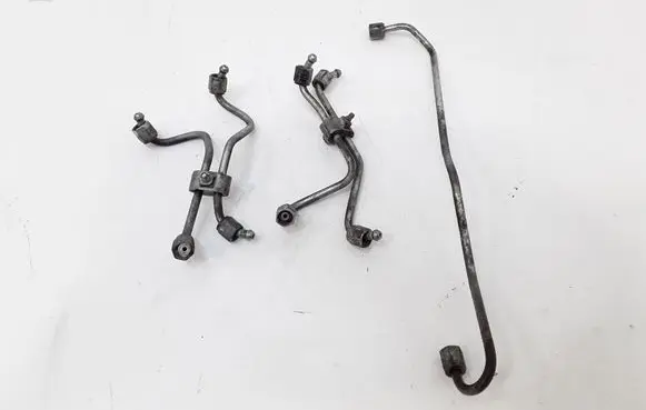 Toyota Corolla Verso AR10 Fuel injector supply line/pipe 