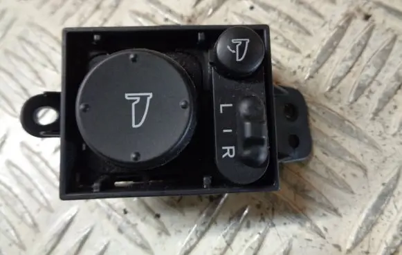Honda Jazz Wing mirror switch M33212