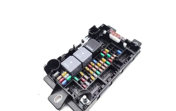 Land Rover Range Rover Evoque L551 Fuse module R8D214N030AB 5FBY11F02B