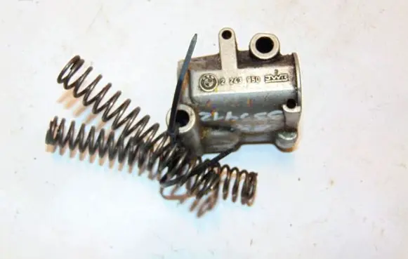 BMW 5 E39 Timing belt/chain tensioner 13522243950 2243950
