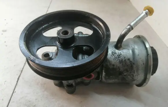 Toyota Avensis T250 Power steering pump 4431005120 12100