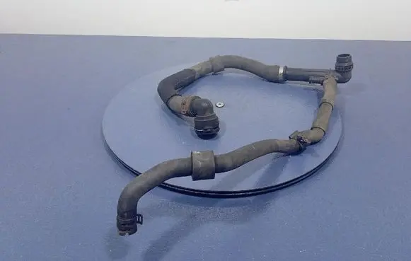 Engine coolant pipe/hose