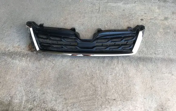 Subaru Forester SH Front bumper upper radiator grill
