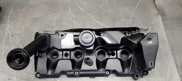 Volkswagen Multivan T6 Rocker cam cover 04L103469J