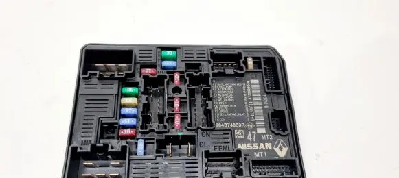Renault Clio V Fuse module 284B74633R