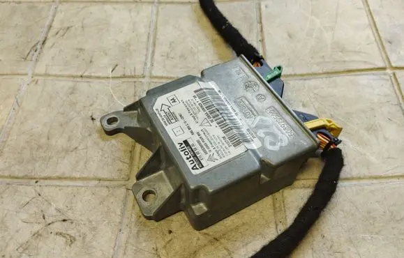 Citroen C4 I Picasso Airbag control unit/module 9665396680