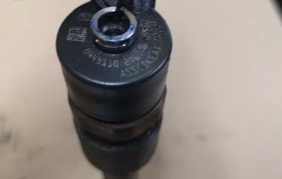Opel Zafira B Fuel injector 0445110276