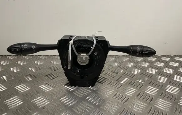 Wiper turn signal indicator stalk/switch