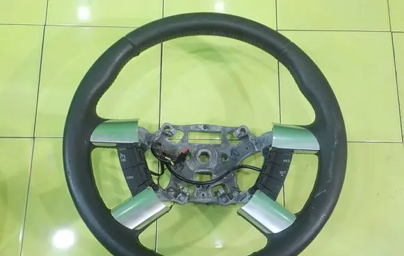Ford Kuga I Steering wheel TP154