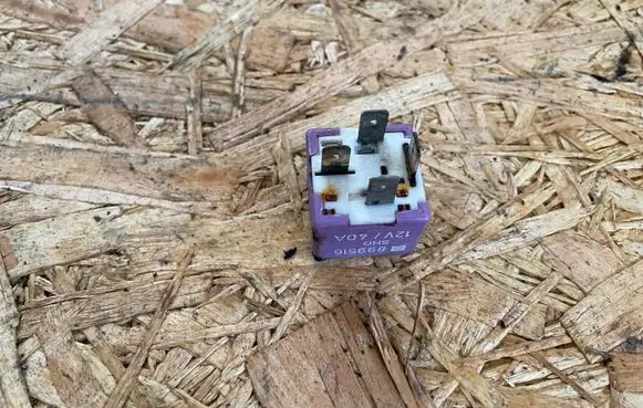 Audi A4 S4 B5 8D Other relay 431951253G