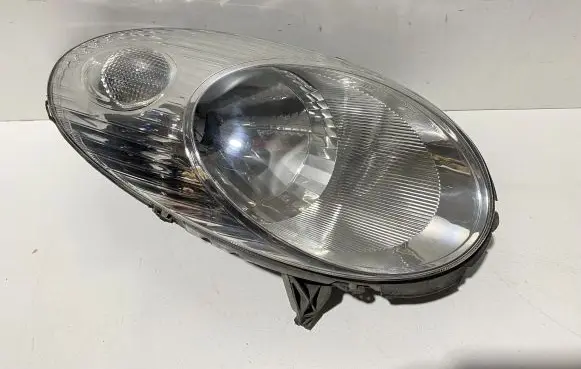 Nissan Micra Headlight/headlamp 26010BC500