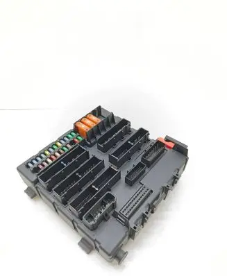 Opel Signum Fuse module 13205781