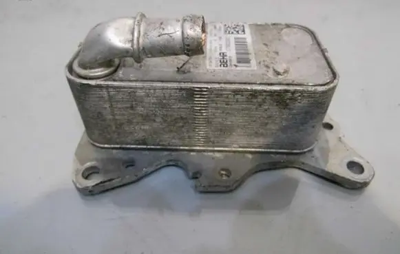 Mercedes-Benz Vito Viano W639 Engine oil radiator A651.180.06.65