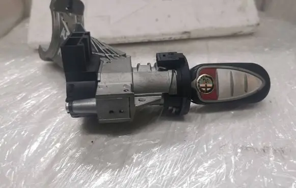 Alfa Romeo Mito Ignition lock 01098401 B365