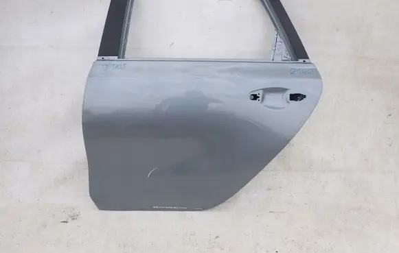 KIA Ceed Rear door