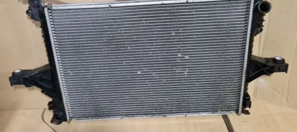 Volvo S60 Coolant radiator 30681492