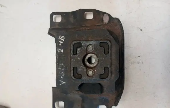 Volvo V50 Engine mount bracket 349249