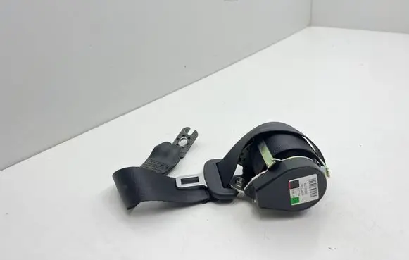 Volkswagen Golf VII Rear seatbelt 621102200 21759 000090V