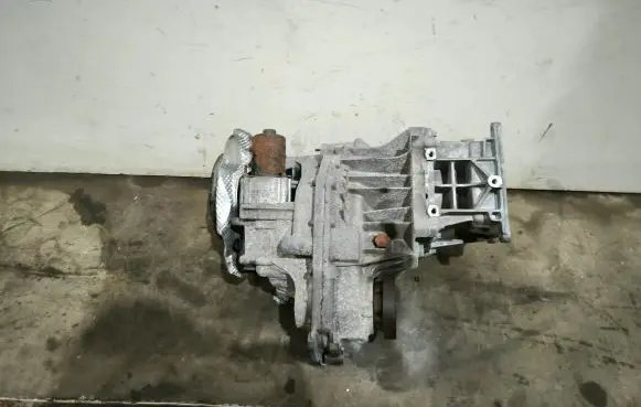 Gearbox transfer box case