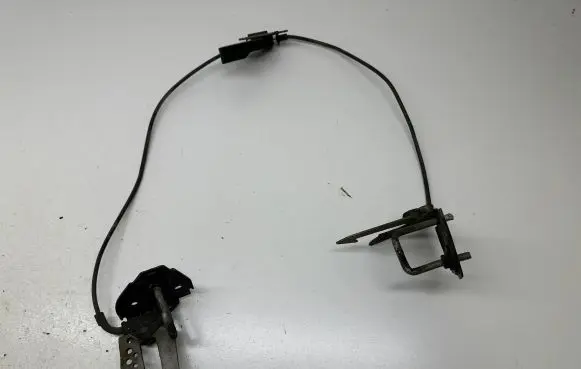 BMW 5 GT F07 Engine bonnet/hood lock/latch loop/hook 718376409 718376309 718376506