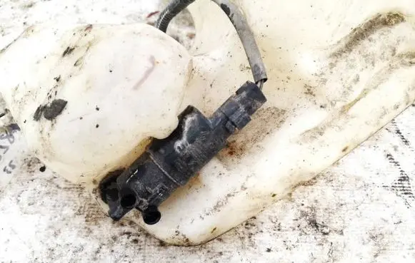 Peugeot Partner Windscreen/windshield washer pump 8200031805 7700430078