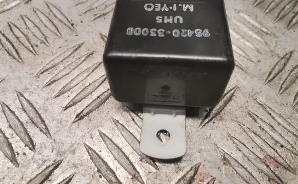 Hyundai Accent Other relay 9542033000