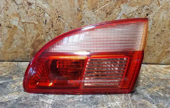 Toyota Avensis T220 Rear/tail lights