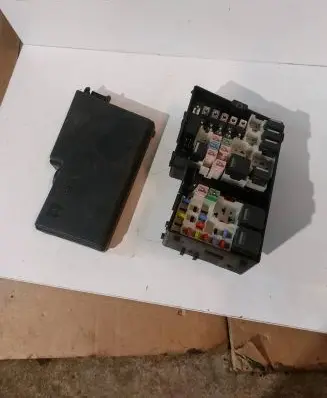 Volvo V50 Fuse box set 8688040 518812100
