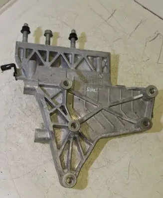 KIA Soul Engine mounting bracket D0926