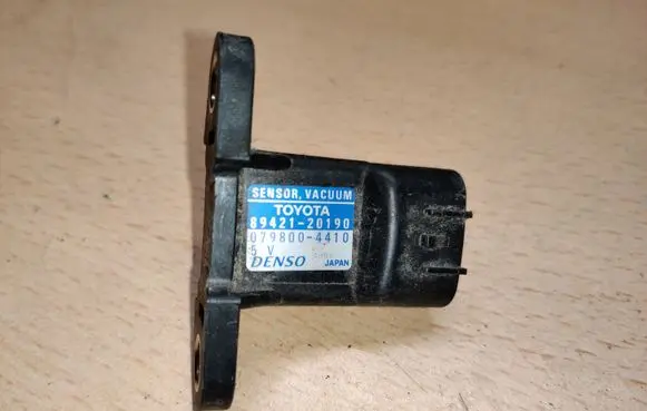 Toyota Avensis T250 Air pressure sensor 8942120190
