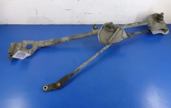 Nissan Tiida C11 Front wiper linkage and motor