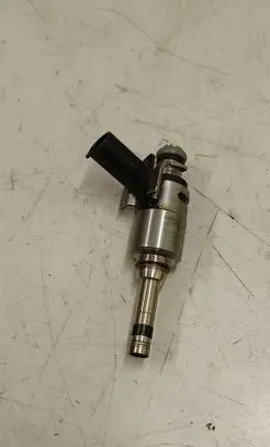 KIA Sportage Fuel injector 353102B360