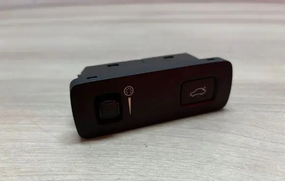 Volvo S90, V90 Tailgate opening switch 31443873