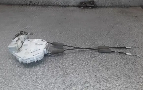 Honda FR-V Rear door lock