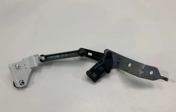 BMW 4 G22 G23 G24 G26 Headlight/headlamp level sensor 6895466