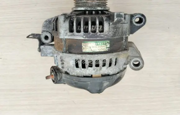 Toyota Avensis T270 Generator/alternator 270600G021