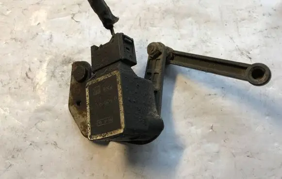 BMW 5 E60 E61 Headlight/headlamp level sensor 67766059 6776605